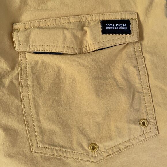 Volcom Board Shorts Men 38 Swim Bottoms Mustard Black Blue Pink Shorts 7" Inseam - Picture 6 of 8